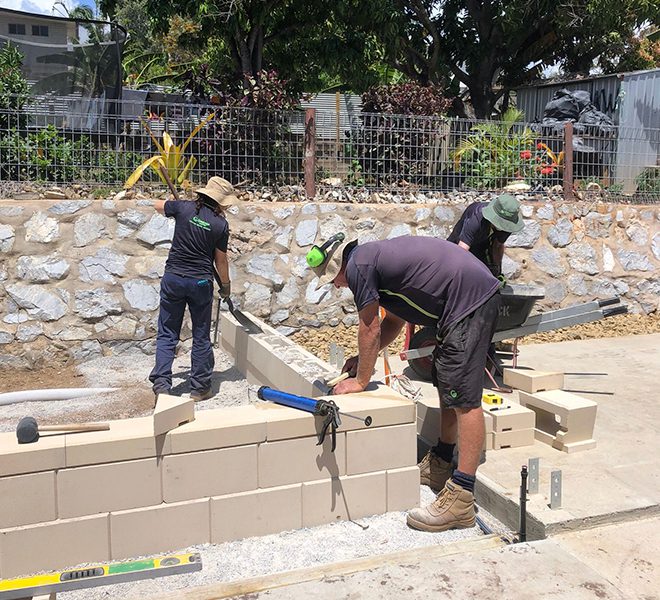 retaining wall builder Gladstone